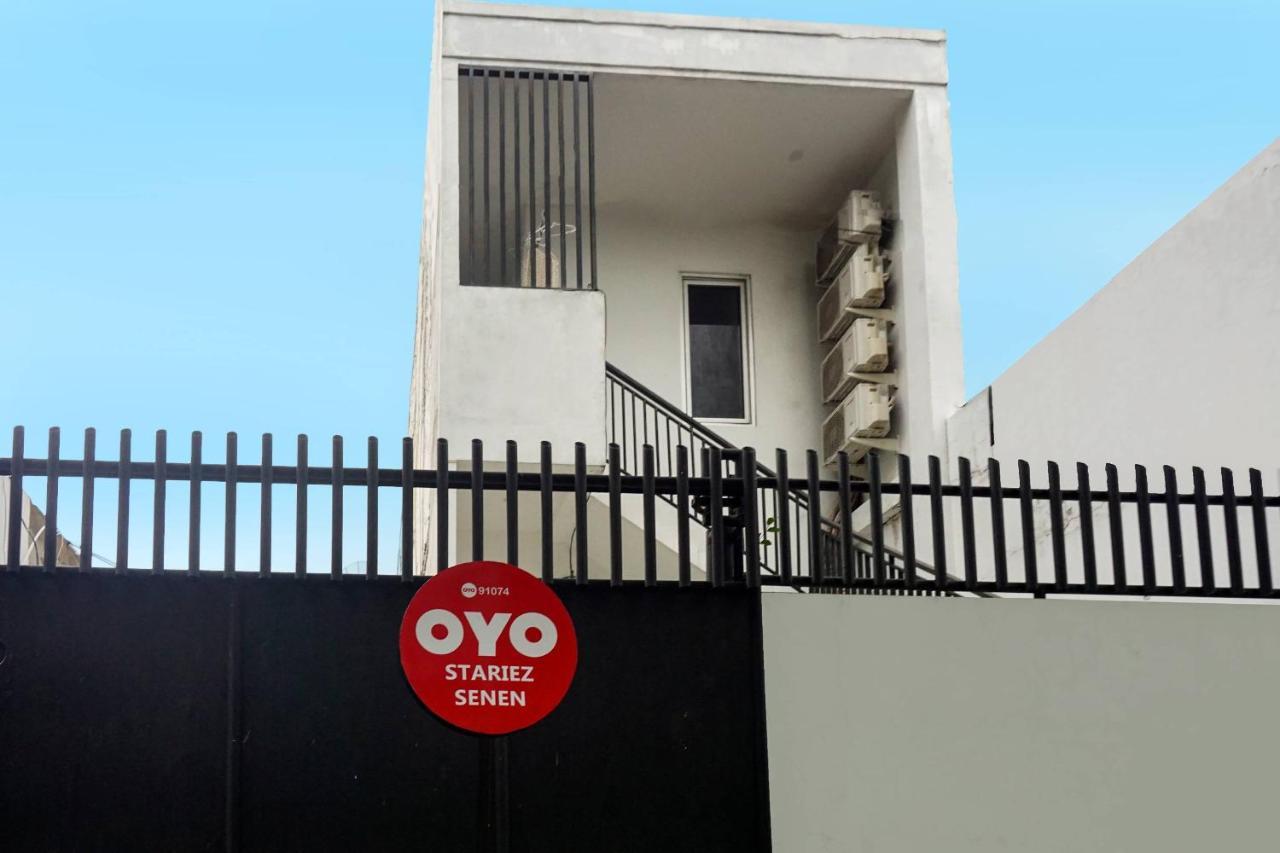 ホテル Super Oyo 91074 Stariez Senen Syariah ジャカルタ エクステリア 写真